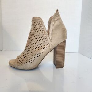 Nude Split Ankle Peep-Toe Ankle Booties Sz 6.5